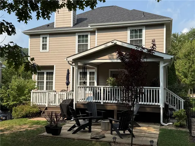 164 Hampshire Dr gallery image 2