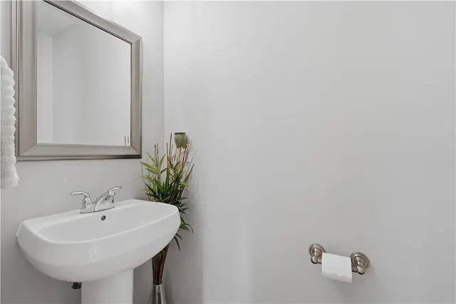 1640 Heritage Dr gallery image 3