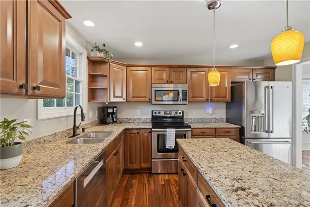 1640 Heritage Dr gallery image 9