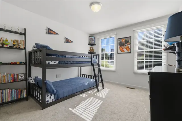 1640 Heritage Dr gallery image 12