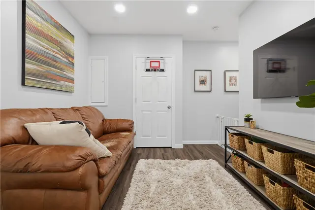 1640 Heritage Dr gallery image 29