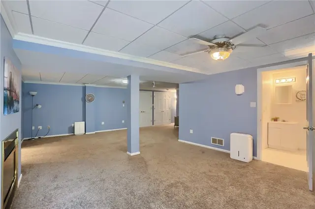 1642 Oakleaf Ln gallery image 9