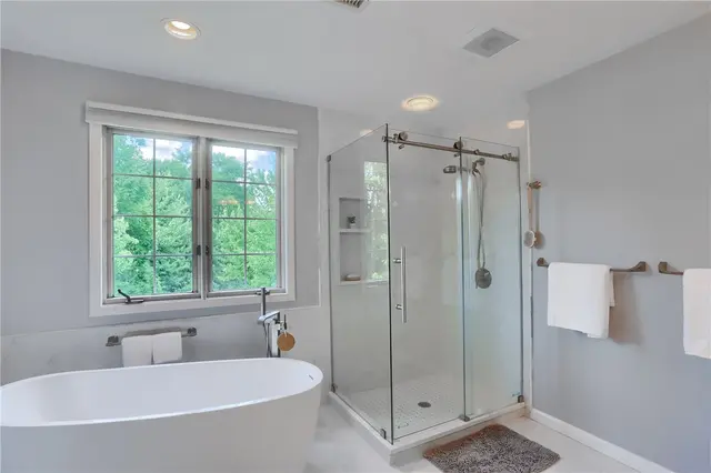 1642 Oakleaf Ln gallery image 13