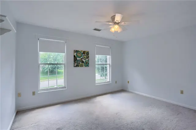 1642 Oakleaf Ln gallery image 16