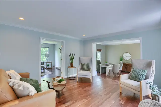 1642 Oakleaf Ln gallery image 18