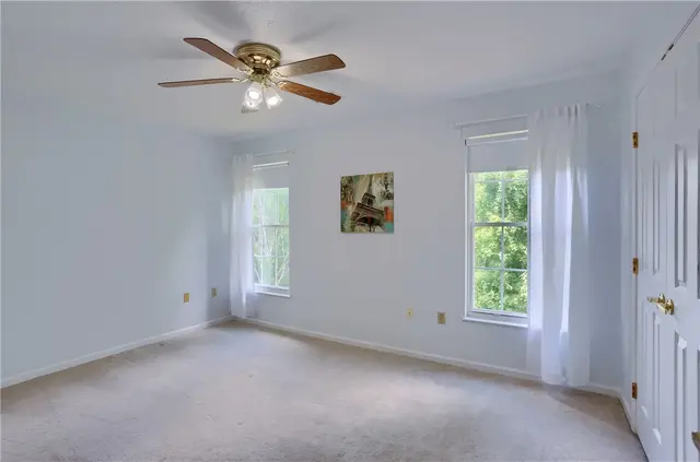 1642 Oakleaf Ln gallery image 20