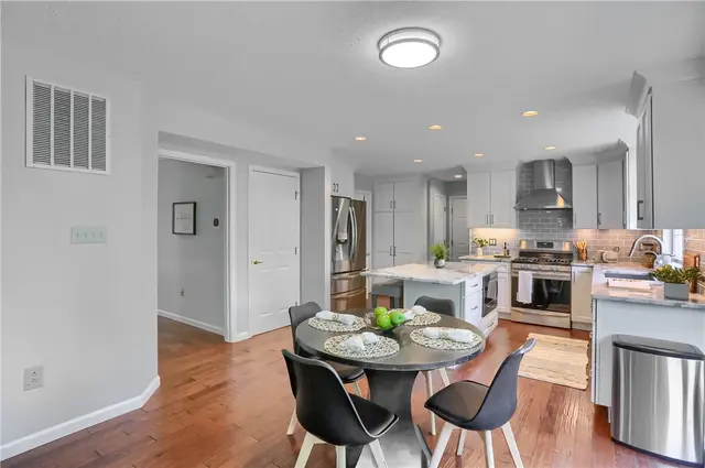 1642 Oakleaf Ln gallery image 22