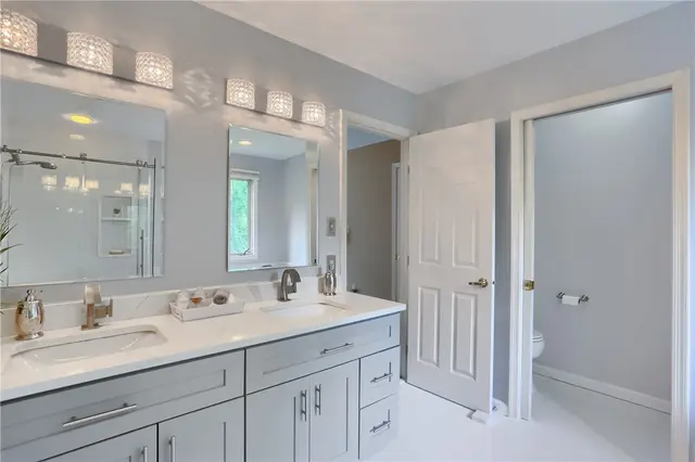 1642 Oakleaf Ln gallery image 25
