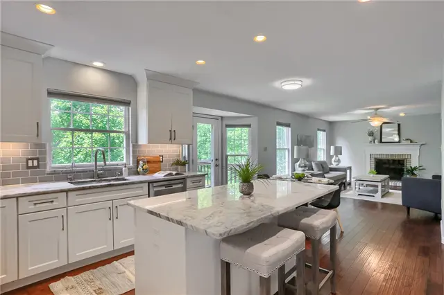 1642 Oakleaf Ln gallery image 28