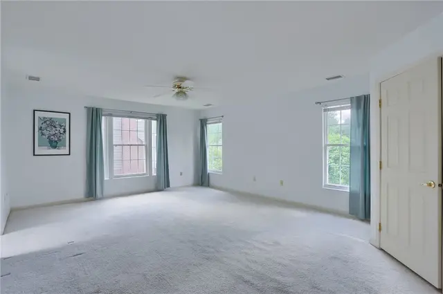 1642 Oakleaf Ln gallery image 39