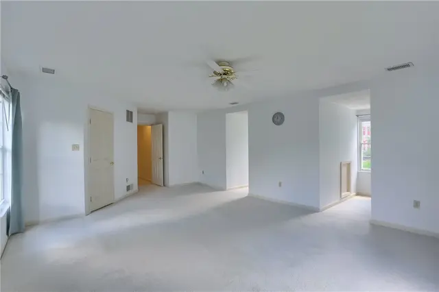 1642 Oakleaf Ln gallery image 42