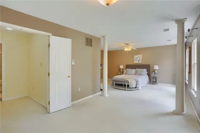 1642 Oakleaf Ln gallery image 43