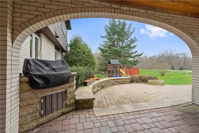 1644 King James Dr gallery image 8