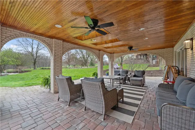 1644 King James Dr gallery image 21