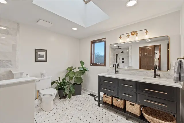 1644 King James Dr gallery image 35