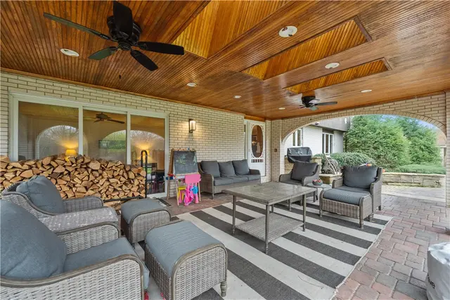 1644 King James Dr gallery image 46