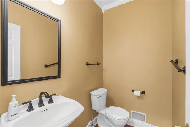 165 Sewickley Farm Cir gallery image 16