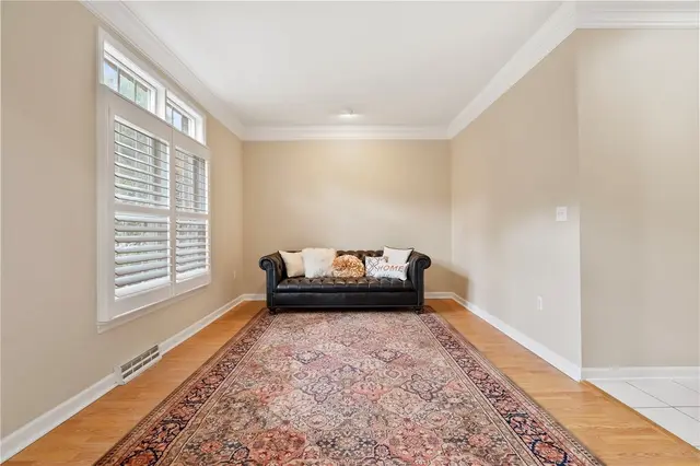 165 Wedgewood Drive gallery image 4
