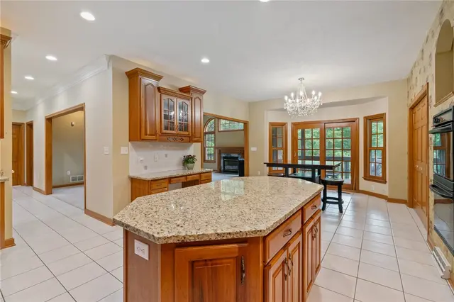 165 Wedgewood Drive gallery image 32
