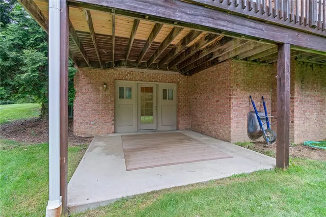 165 Wedgewood Drive gallery image 34