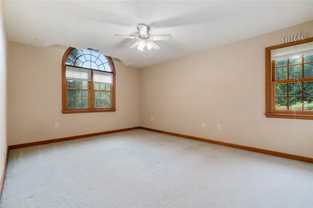 165 Wedgewood Drive gallery image 37