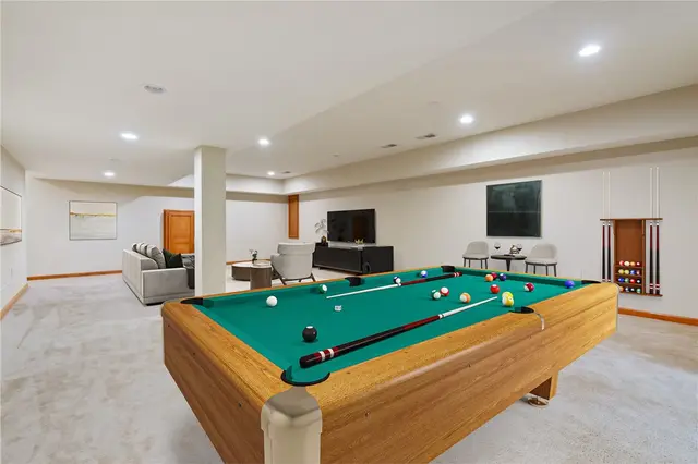 165 Wedgewood Drive gallery image 7