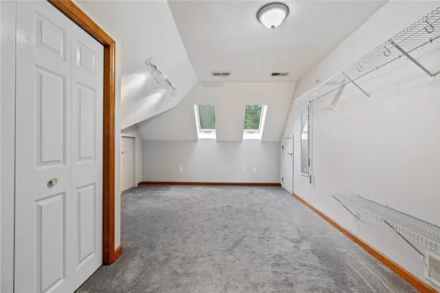 165 Wedgewood Drive gallery image 38