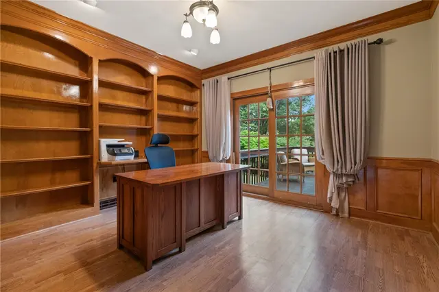 165 Wedgewood Drive gallery image 9