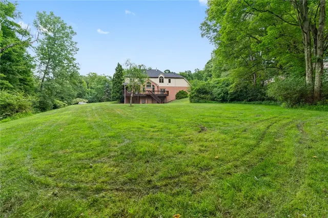 165 Wedgewood Drive gallery image 10