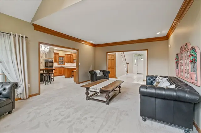 165 Wedgewood Drive gallery image 24