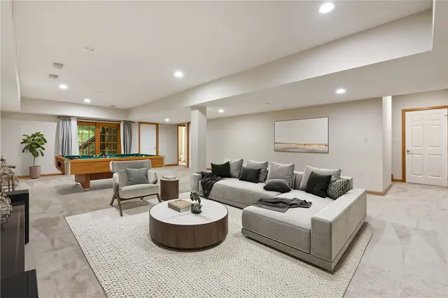 165 Wedgewood Drive gallery image 43