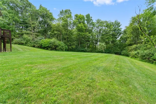 165 Wedgewood Drive gallery image 26