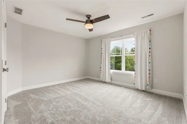 1659 Blackburn Heights Drive gallery image 3