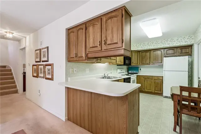 166 Steeplechase Cir gallery image 9