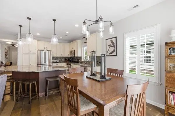 167 Independence WAY gallery image 7