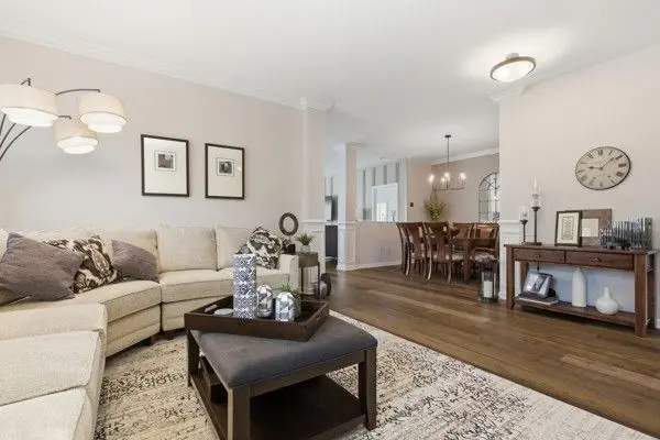 167 Independence WAY gallery image 8
