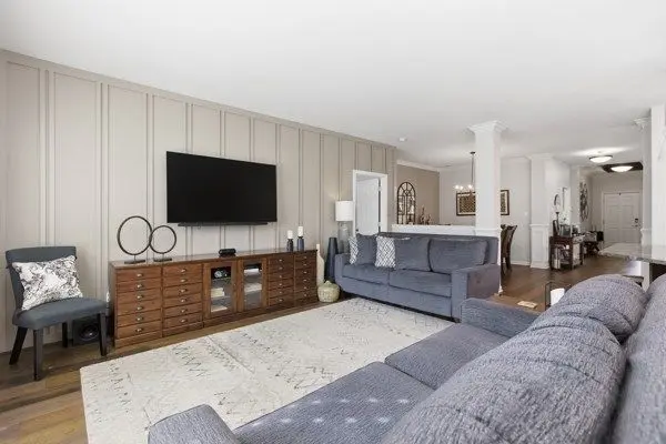167 Independence WAY gallery image 18