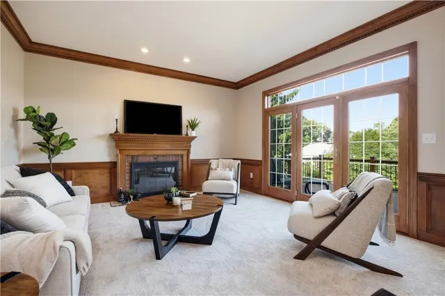1689 Sturbridge Dr gallery image 8