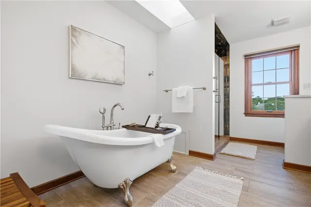 1689 Sturbridge Dr gallery image 9
