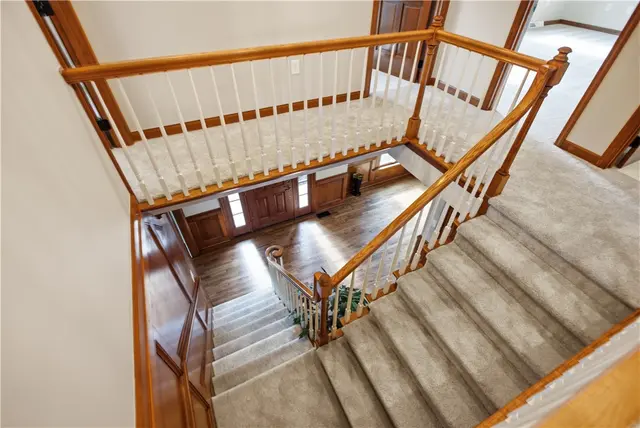 1689 Sturbridge Dr gallery image 17