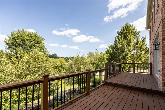 1689 Sturbridge Dr gallery image 21
