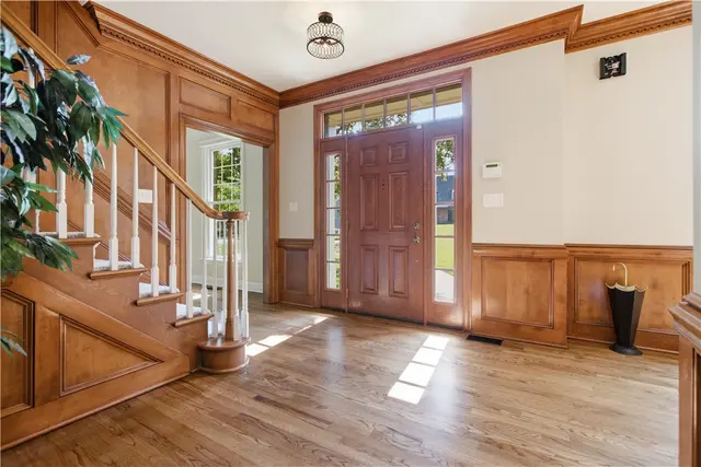 1689 Sturbridge Dr gallery image 25