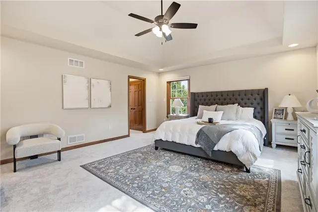 1689 Sturbridge Dr gallery image 27