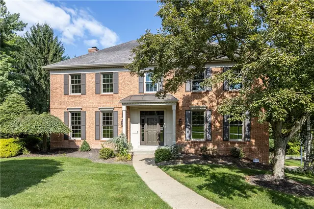 1689 Sturbridge Dr gallery image 28