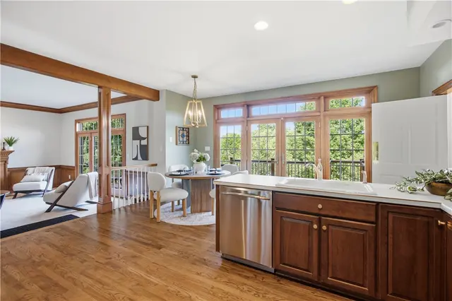 1689 Sturbridge Dr gallery image 30