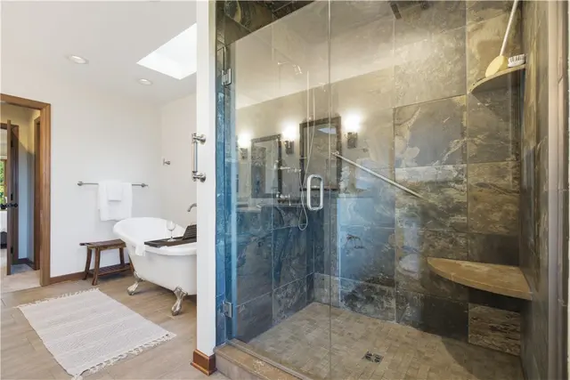 1689 Sturbridge Dr gallery image 33