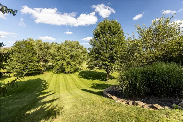 1689 Sturbridge Dr gallery image 46