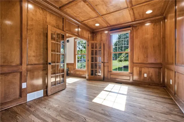 1689 Sturbridge Dr gallery image 50