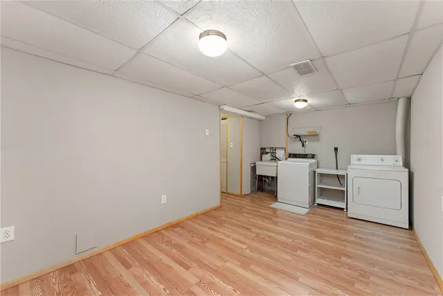17 Maple Court gallery image 7
