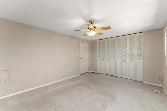 17 Maple Court gallery image 10